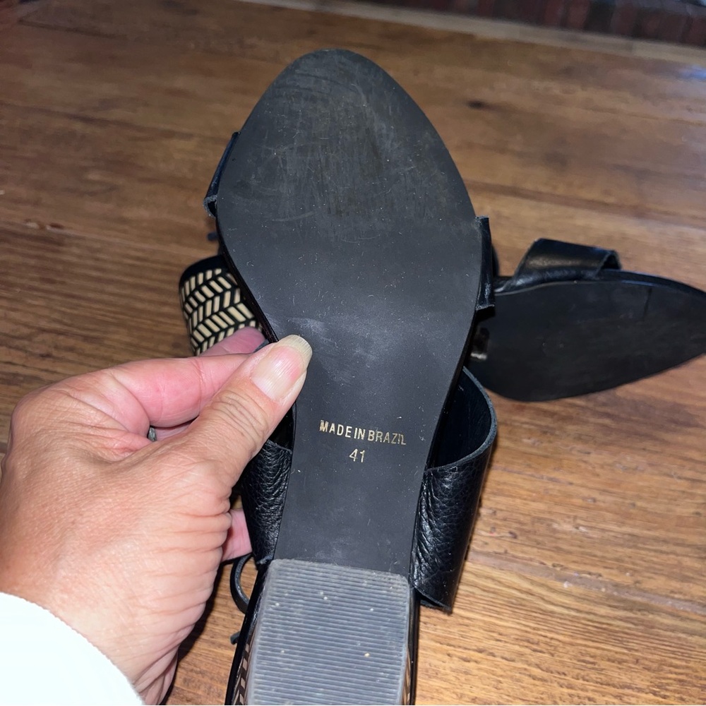 Ateliers Leather Sandals with Patterned Block Heel Sandals - Picture 10 of 10